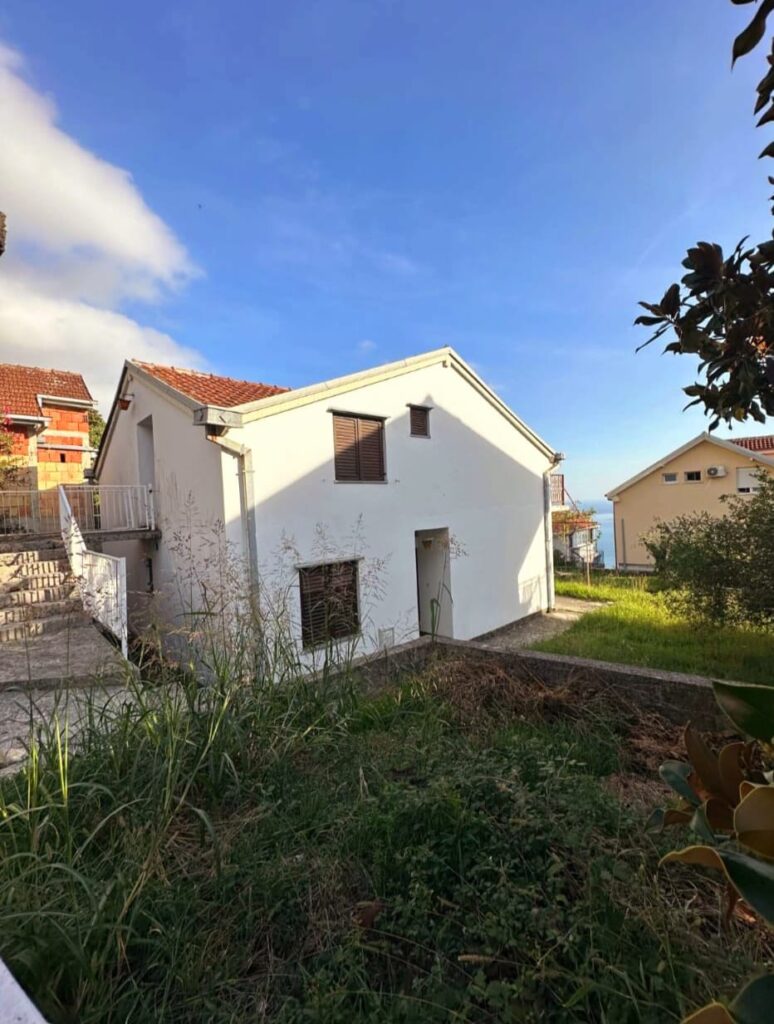 333 House in Suscepan Montenegro for sale. loe-group