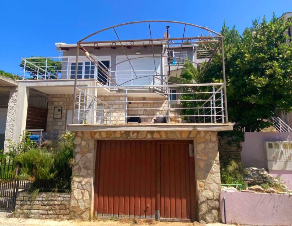 333 House in Opatovo Montenegro for sale. loe-group