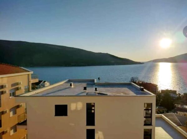 33 Apartment in Kumbor with an area of 32 m for sale